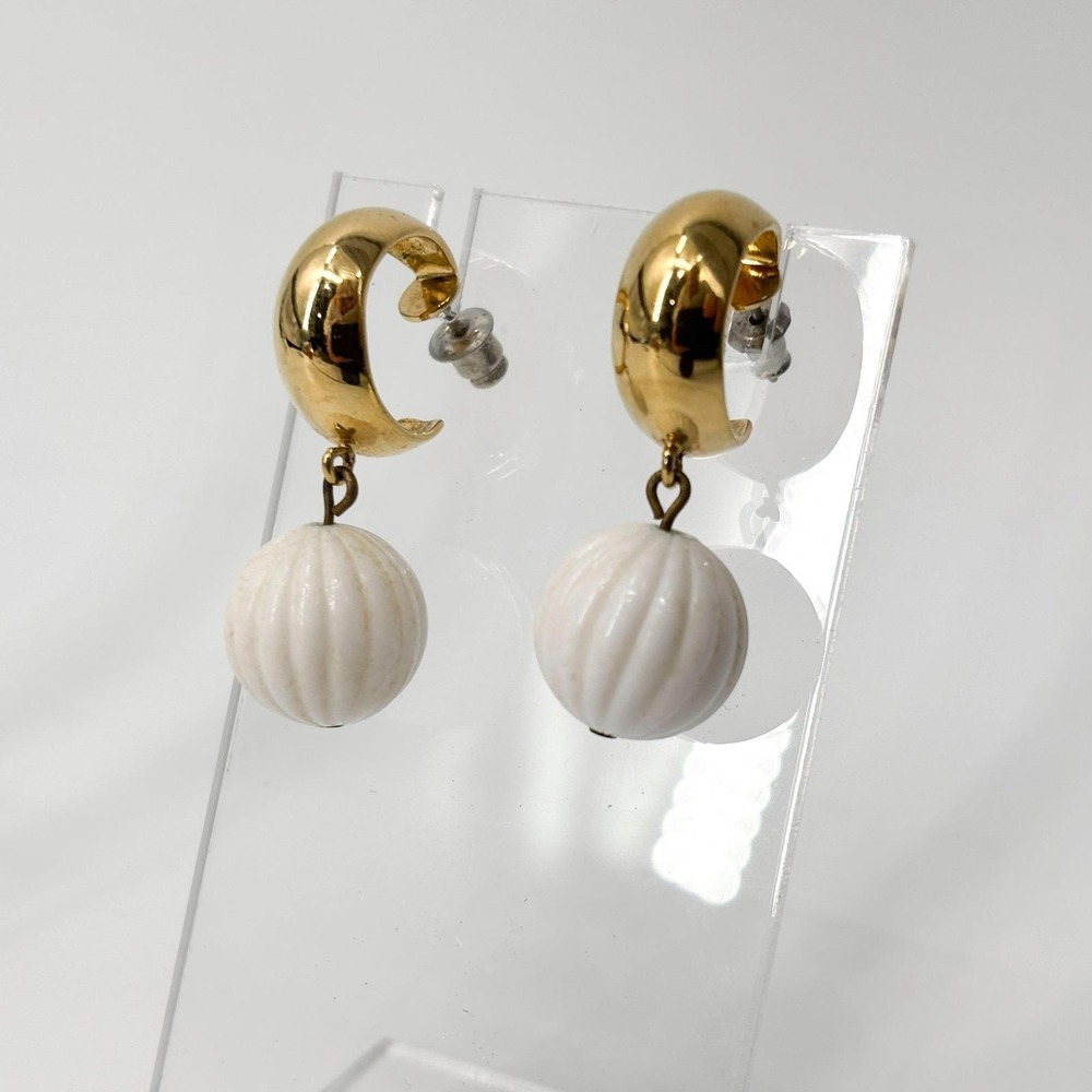 Lot of 3 Pairs Vintage Gold Tone Pearl Earrings – Bow, Hoop & Stud Styles - Picture 2 of 8